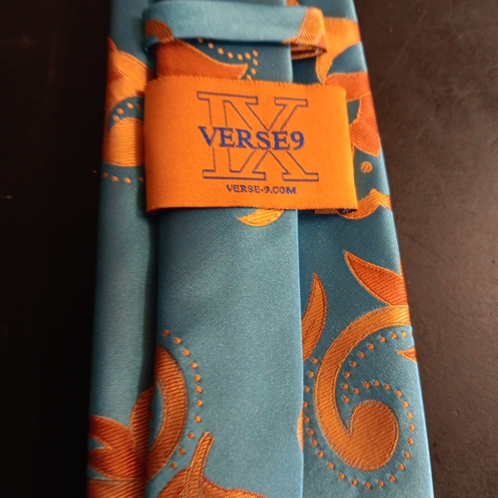 GORGEOUS NEW Verse 9 V9 Haute Couture Mens Silk Necktie Italy.